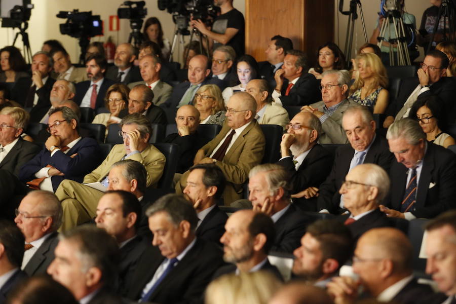 Los tres expresidentes exponen su visión sobre los retos que superó España en el pasado y los que afronta en la actualidad.