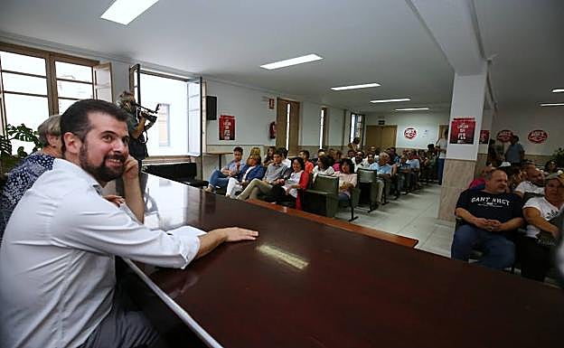 Luis Tudanca mantuvo un encuentro con militantes socialistas del Bierzo.