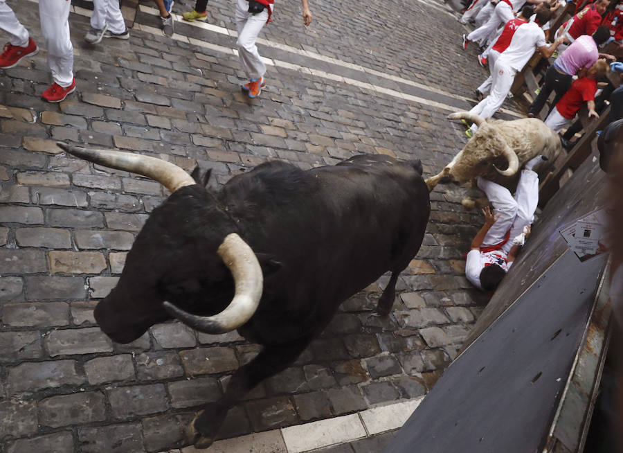 Los toros de la ganadería de Jandilla han corrido el encierro más rápido de los Sanfermines, con una duración de dos minutos y doce segundos, y sin heridos por asta.