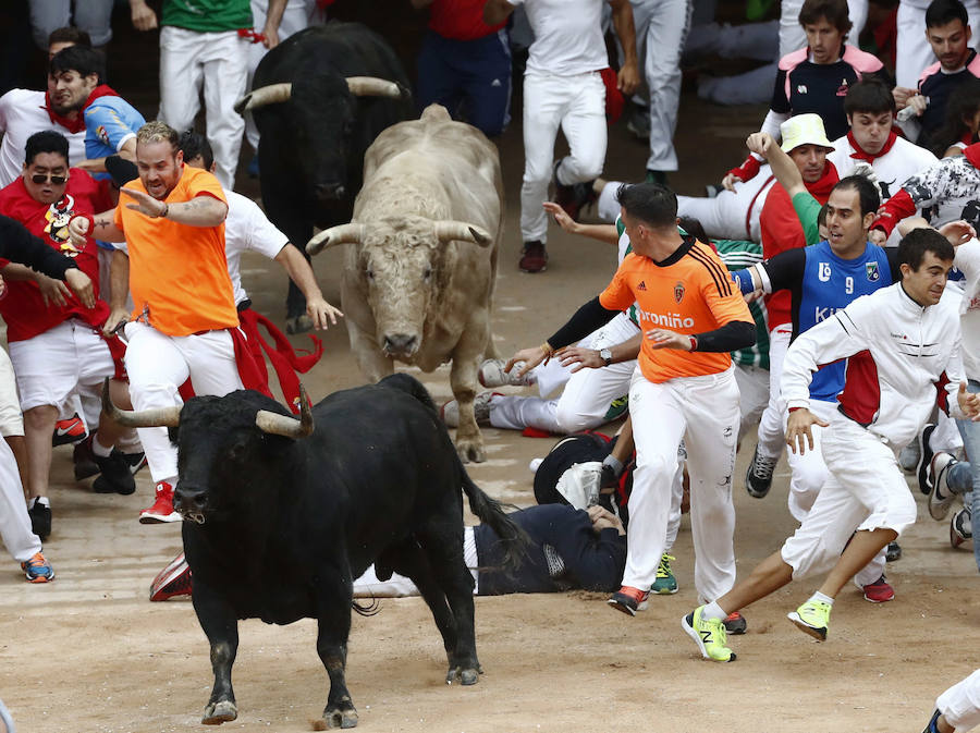 Los toros de la ganadería de Jandilla han corrido el encierro más rápido de los Sanfermines, con una duración de dos minutos y doce segundos, y sin heridos por asta.