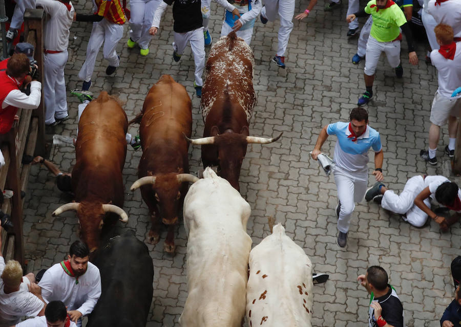 Los toros de la ganadería de Jandilla han corrido el encierro más rápido de los Sanfermines, con una duración de dos minutos y doce segundos, y sin heridos por asta.