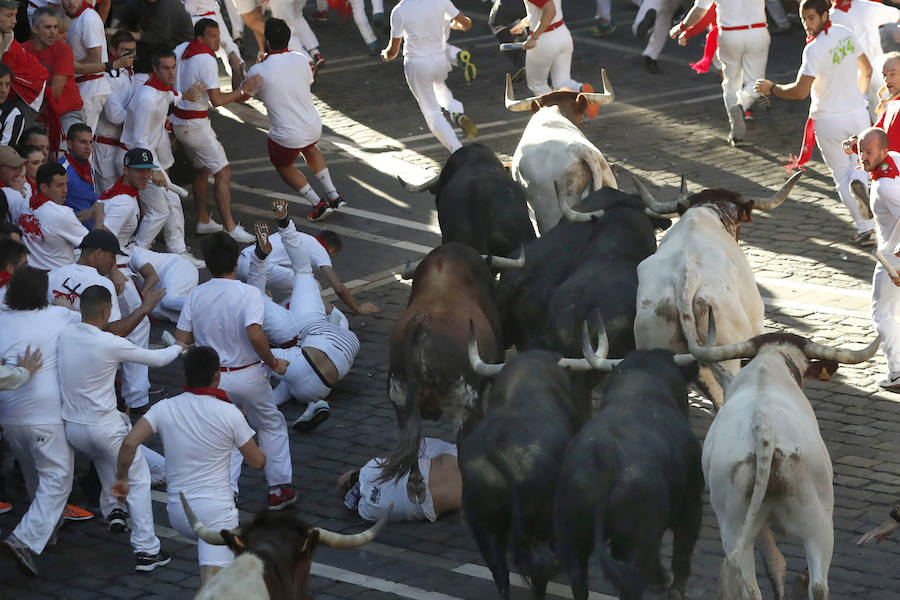 Los toros de Victoriano cumplen las espectativas en encierro rápido y limpio.