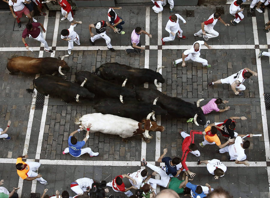 Los toros de Victoriano cumplen las espectativas en encierro rápido y limpio.