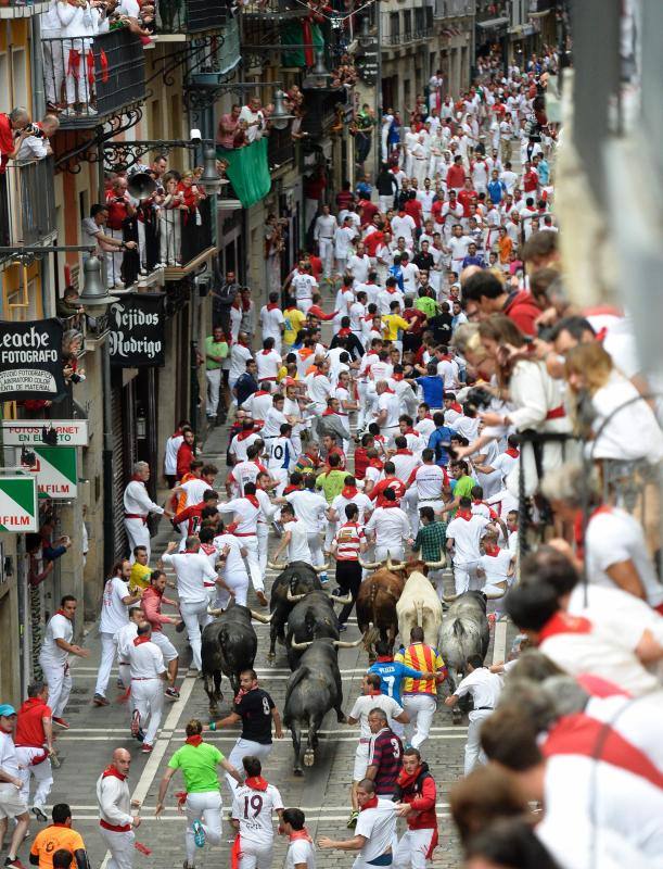 La mítica ganadería Miura protagoniza el encierro más rápido y con más heridos