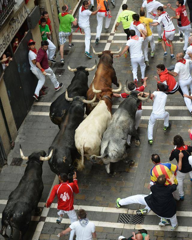La mítica ganadería Miura protagoniza el encierro más rápido y con más heridos