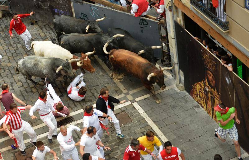 La mítica ganadería Miura protagoniza el encierro más rápido y con más heridos