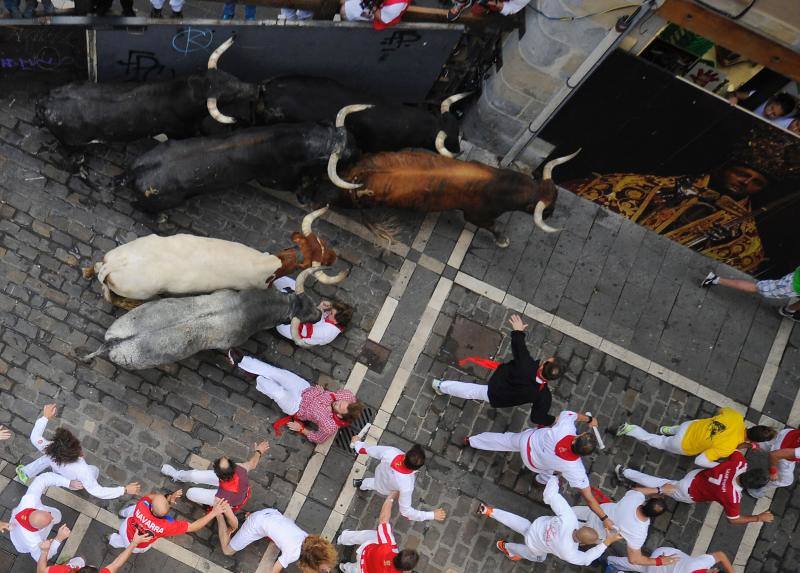 La mítica ganadería Miura protagoniza el encierro más rápido y con más heridos