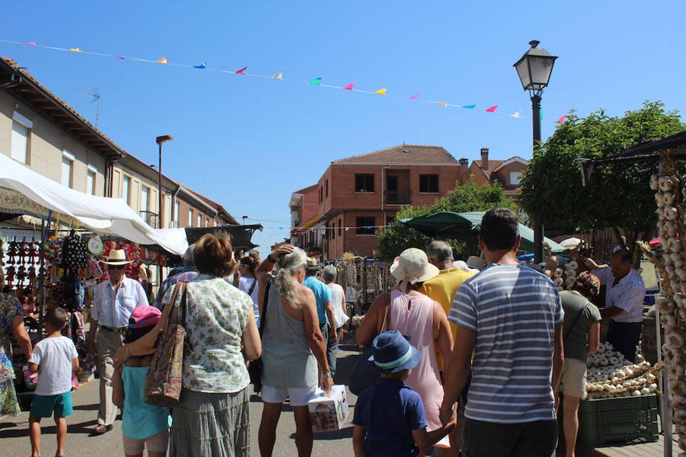 Las mejores imágenes de la Feria del Ajo de Veguellina