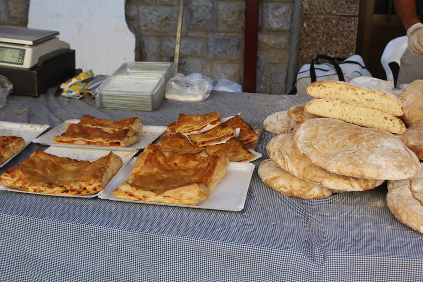 Las mejores imágenes de la Feria del Ajo de Veguellina