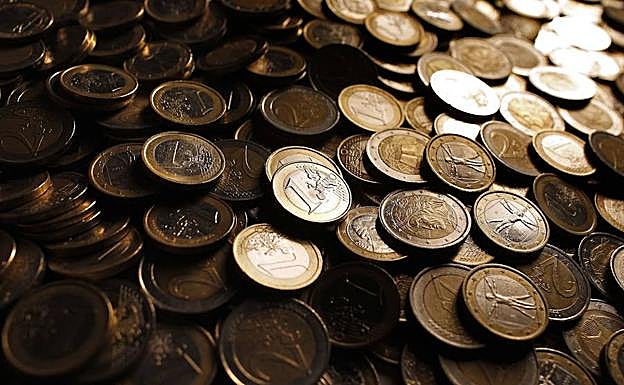 El Tesoro coloca 4.576 millones en la subasta de bonos.