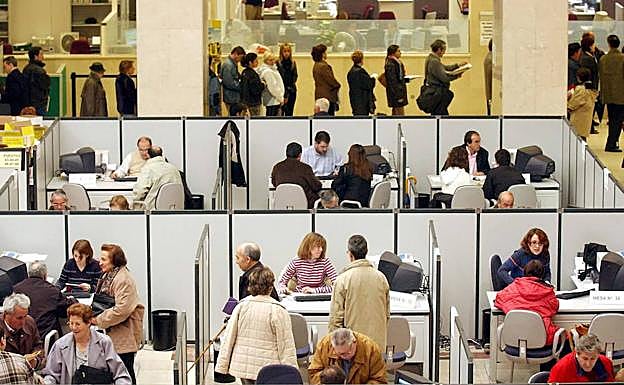 Funcionarios de la Agencia Tributaria.