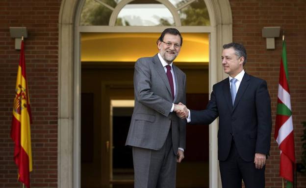 Rajoy y Urkullu en La Moncloa en 2013.