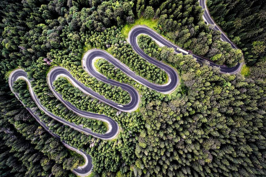 Ganador del Segundo premio – Categoría Nature: 'Infinite Road to Transylvania'. 