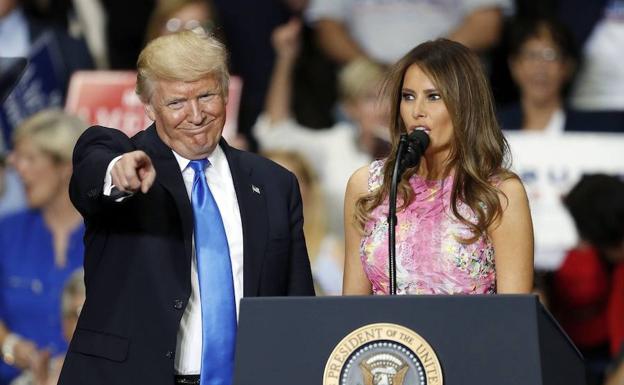 Trump junto a su mujer Melania en una convención. 