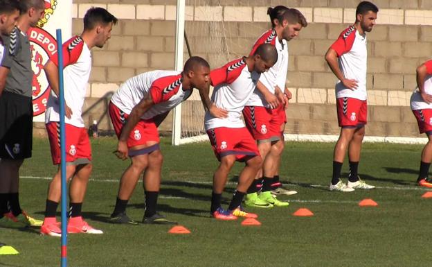 Entrenamiento de los jugadores de la Cultural. 