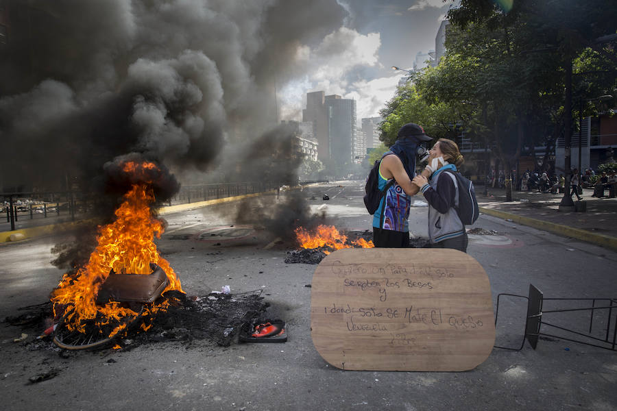 La convulsa jornada de votación para la Asamblea Constituyente se salda con al menos seis muertos