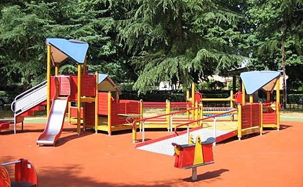 El PSOE reclama la adaptación de todos los parques infantiles para hacerlos totalmente accesibles