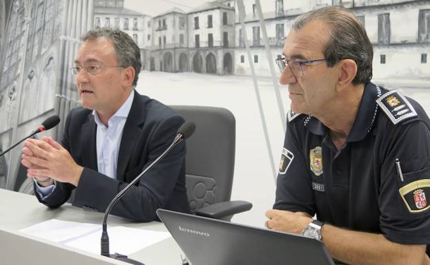 Fernando Salguero y Martín Muñoz, durante la exposición de los datos. 