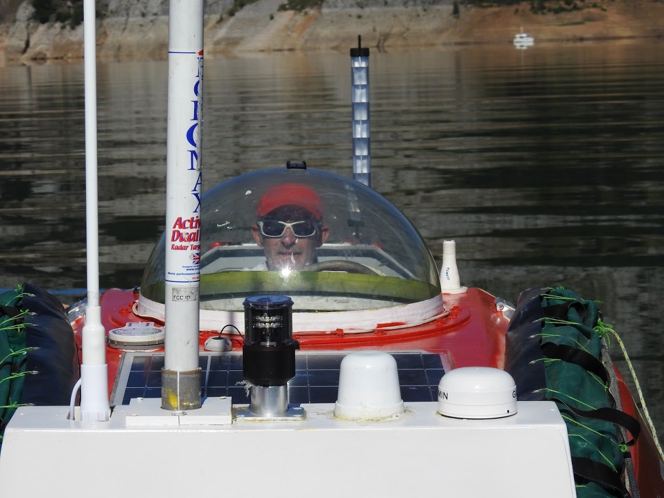 Ramón Gutiérrez surcará el Atlántico desde la isla de Hierro a la isla de Guadalupe | Tendrá que remar 4.700 kilómetros durante 60 días para conseguir unir los dos continente