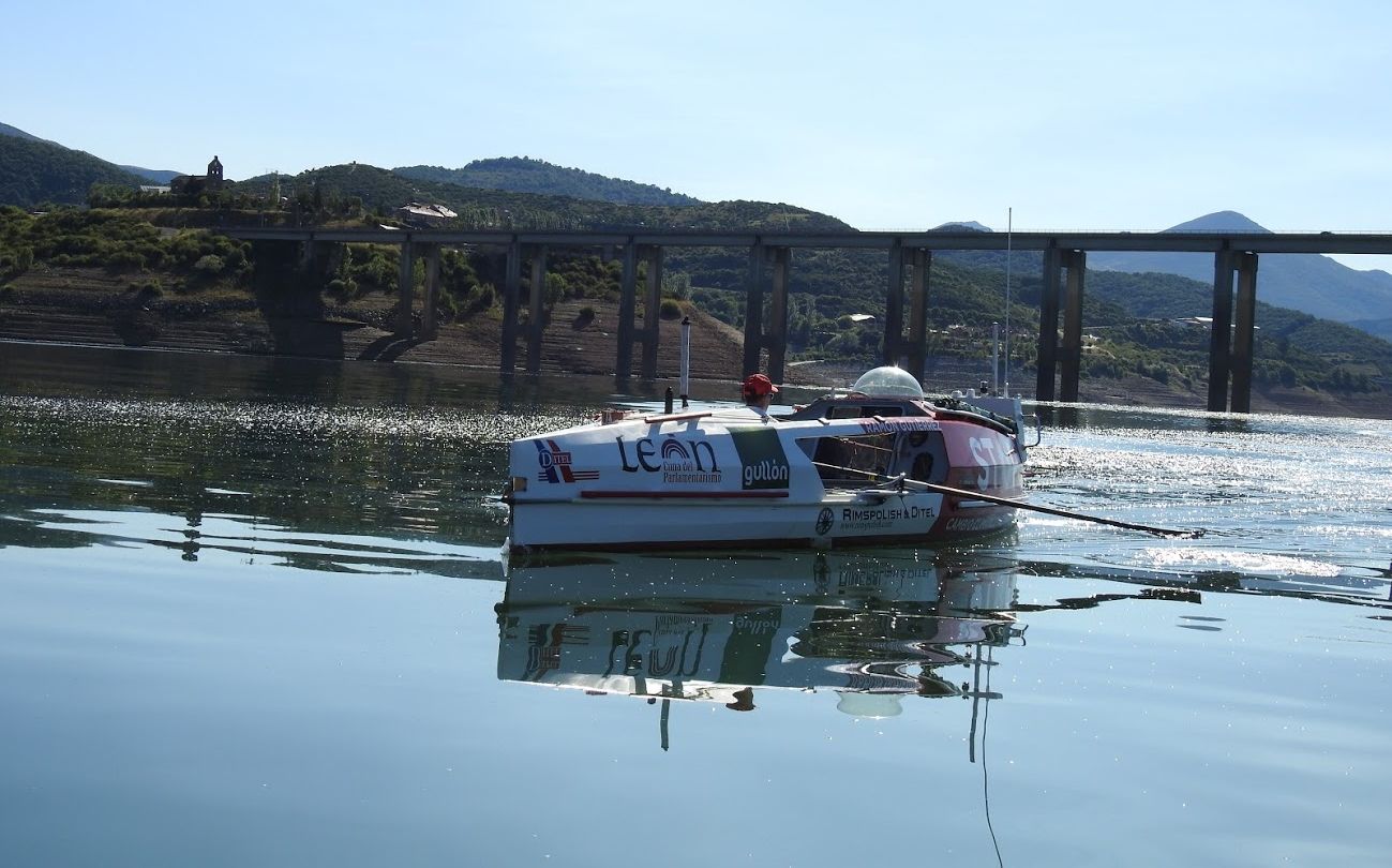 Ramón Gutiérrez surcará el Atlántico desde la isla de Hierro a la isla de Guadalupe | Tendrá que remar 4.700 kilómetros durante 60 días para conseguir unir los dos continente