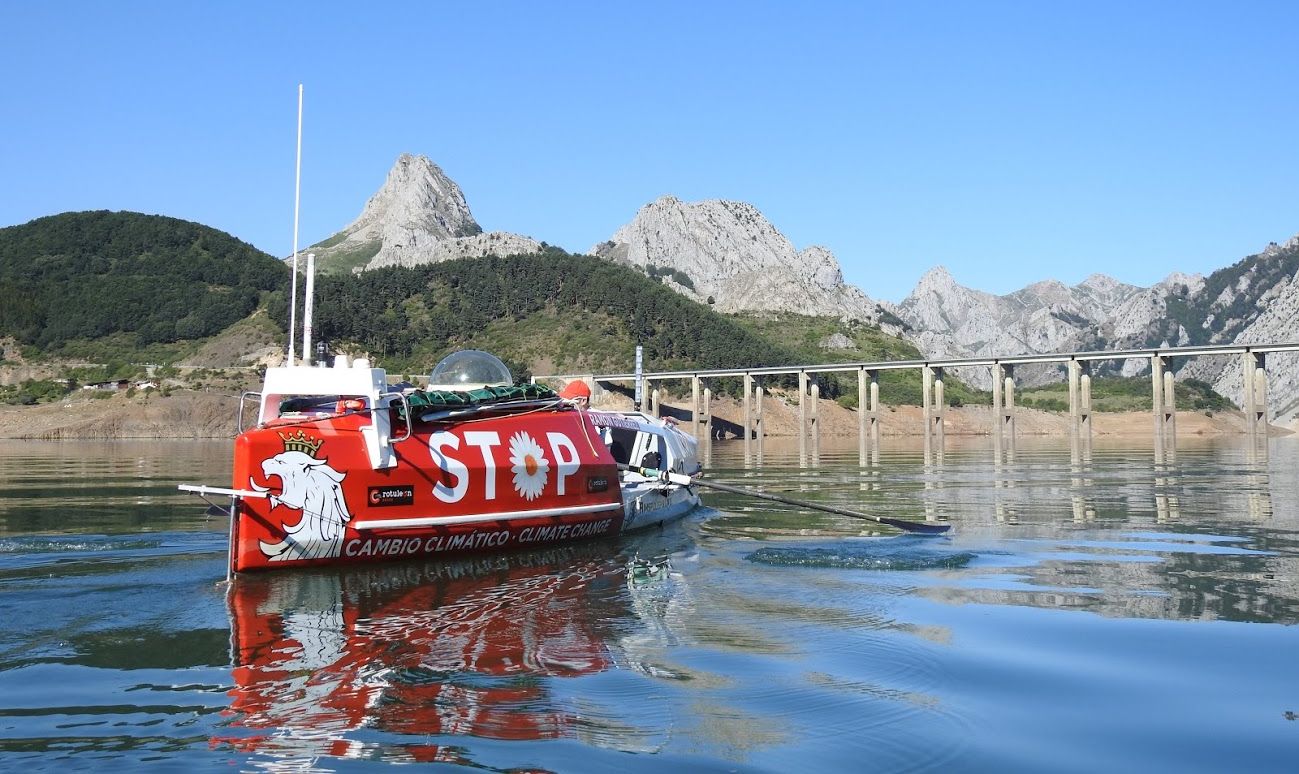 Ramón Gutiérrez surcará el Atlántico desde la isla de Hierro a la isla de Guadalupe | Tendrá que remar 4.700 kilómetros durante 60 días para conseguir unir los dos continente