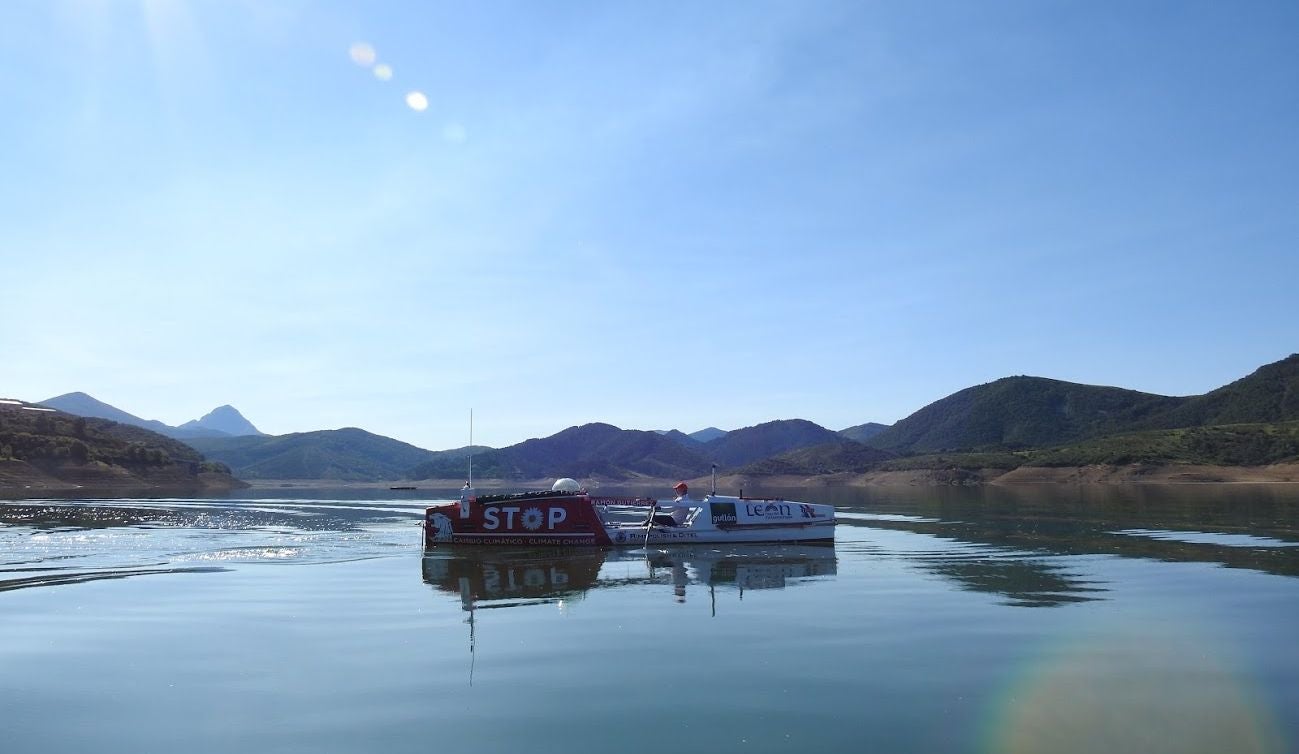 Ramón Gutiérrez surcará el Atlántico desde la isla de Hierro a la isla de Guadalupe | Tendrá que remar 4.700 kilómetros durante 60 días para conseguir unir los dos continente