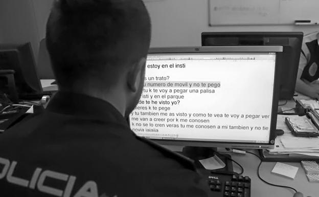 Dos detenidos por hacer chantaje sexual a menores en redes sociales