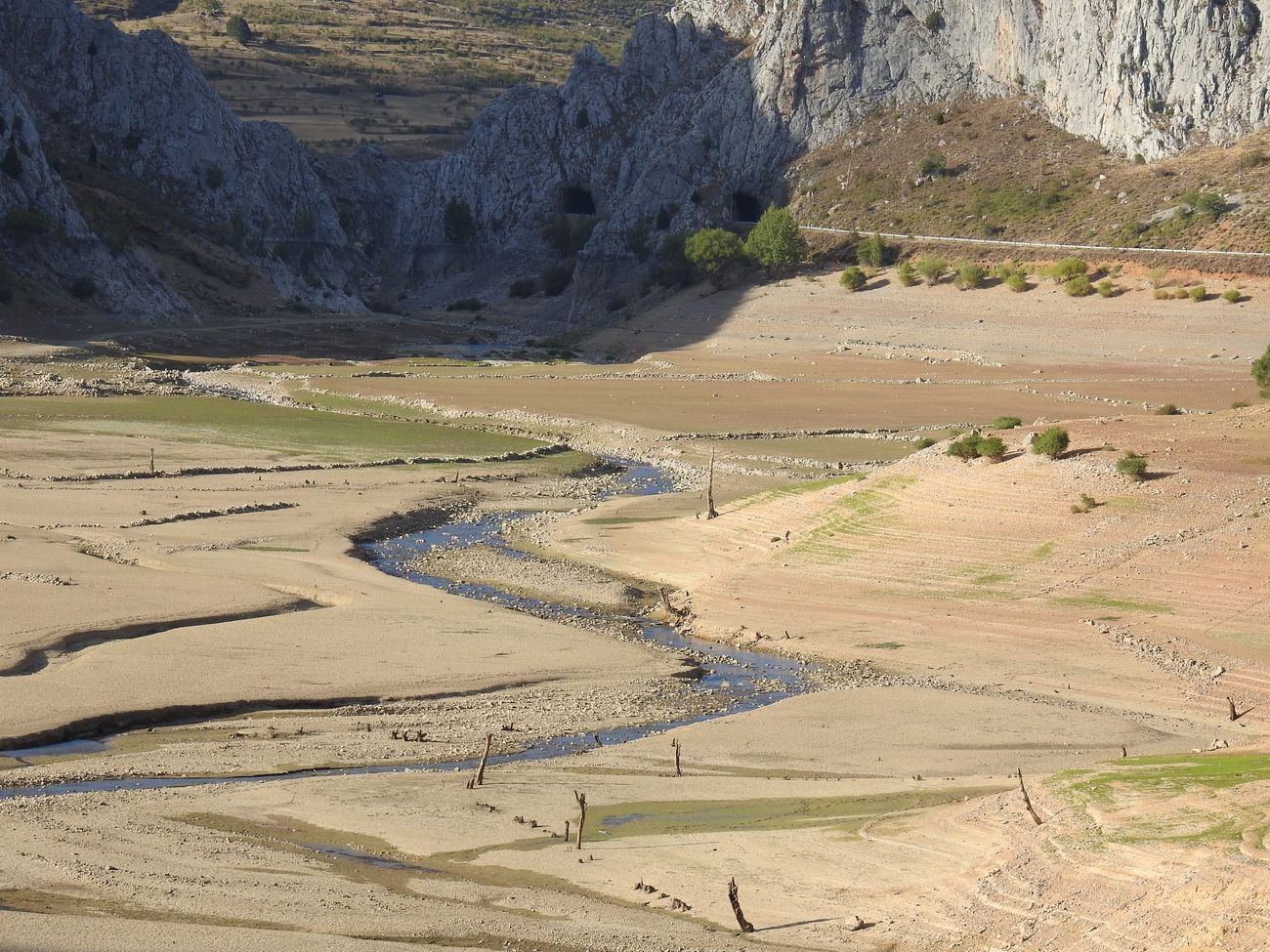 La sequía convierte en un desierto los pantanos y deja al campo leonés «al borde de la ruina»