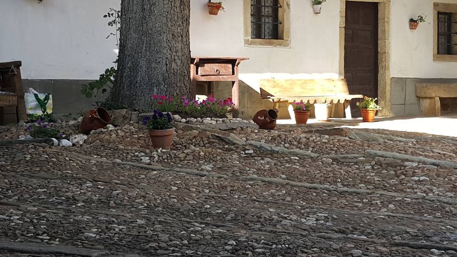 Artesanía y arquitectura se unen en Santa Colomba de Somoza