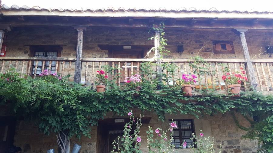 Artesanía y arquitectura se unen en Santa Colomba de Somoza