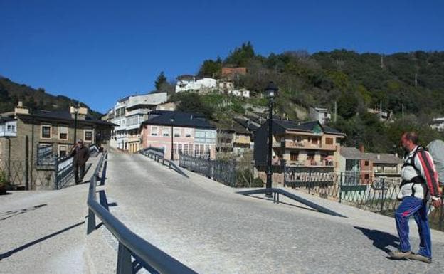 Acceso a Villafranca del Bierzo.