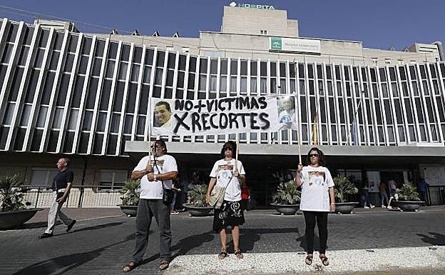 Concentración en el Hospital de Valme. 
