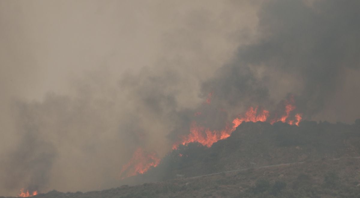 La carretera arde en el alto de Carbajal