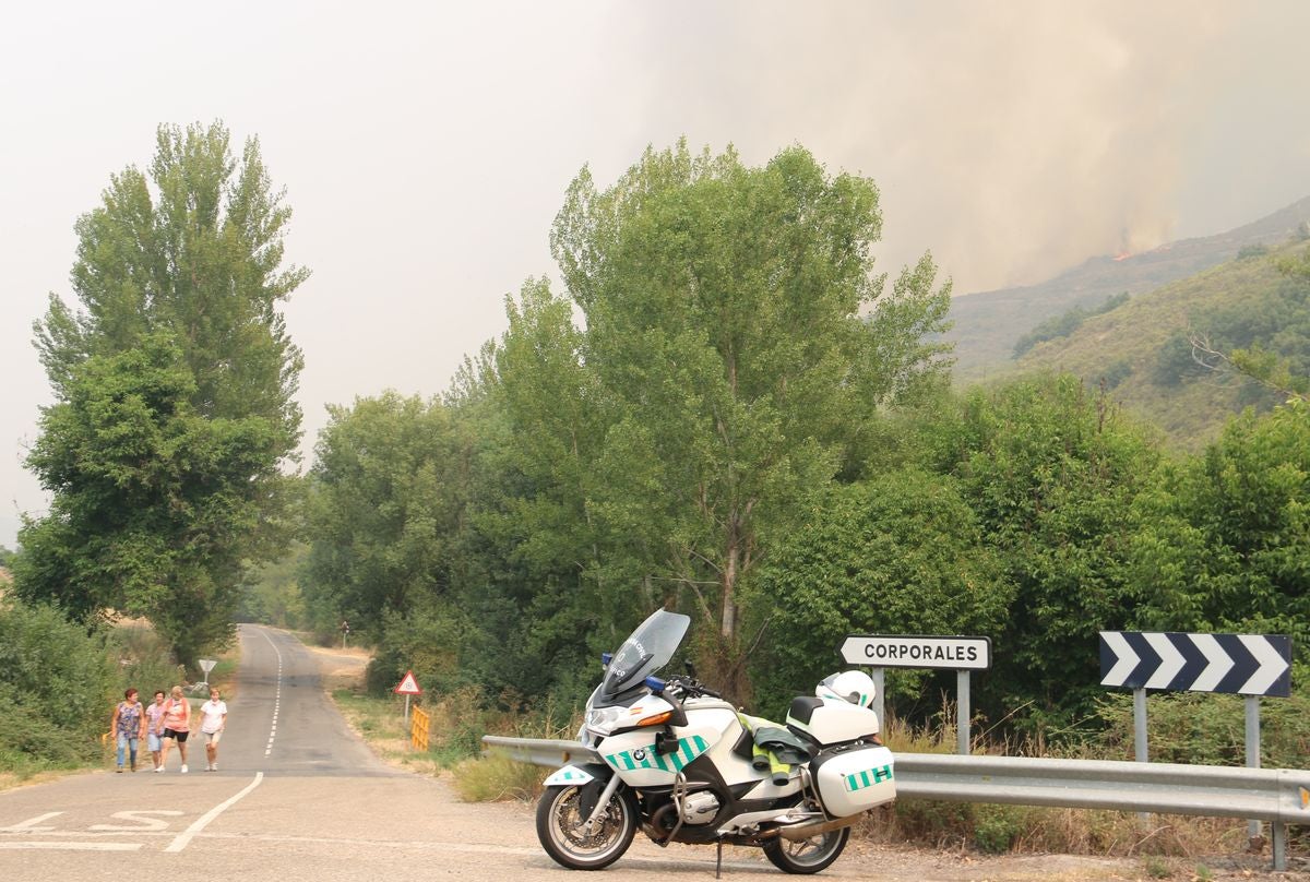 La carretera arde en el alto de Carbajal