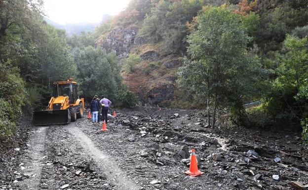 Carretera que va de Peñalba a San Cristóbal.