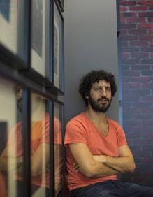 Imagen secundaria 2 - Marwan, durante la entrevista.