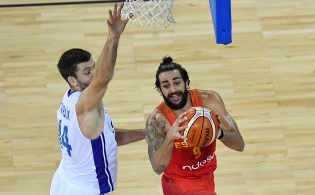 Ricky Rubio, en una entrada a canasta. 