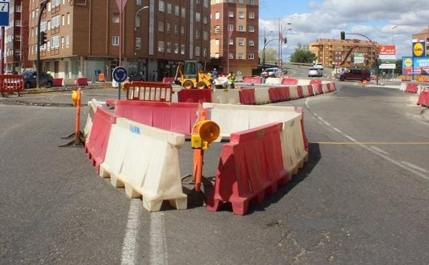 Obras de la rotonda del Lidl. 