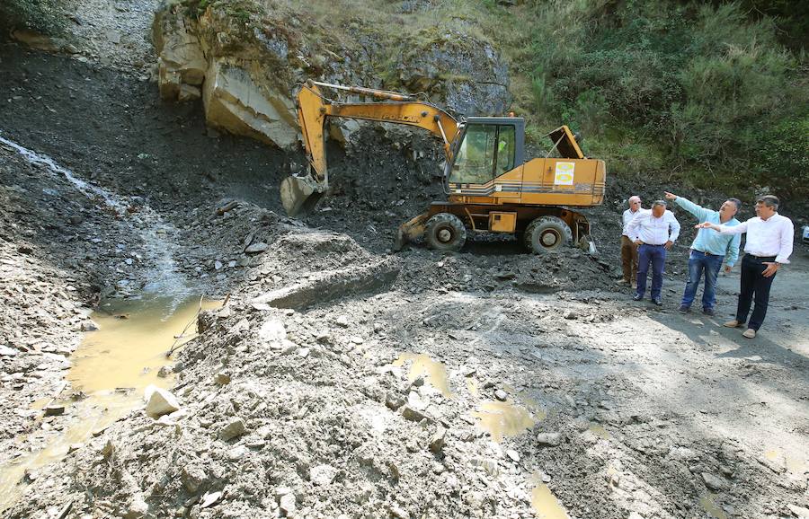 Los representantes de la Diputación visitaron la zona para conocer los trabajos de desescombro que se están llevando a cabo