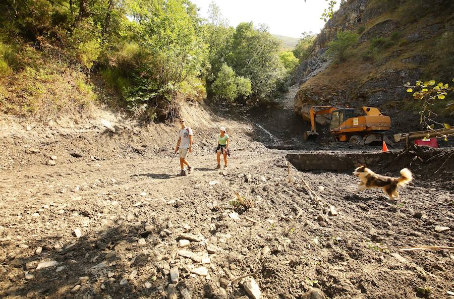 Los representantes de la Diputación visitaron la zona para conocer los trabajos de desescombro que se están llevando a cabo