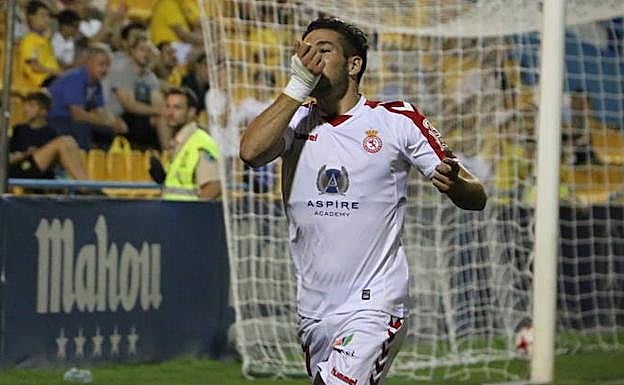 Buendía celebra su gol.