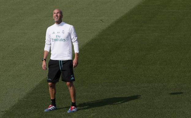 Zinedine Zidane, en un entrenamiento del Real Madrid. 