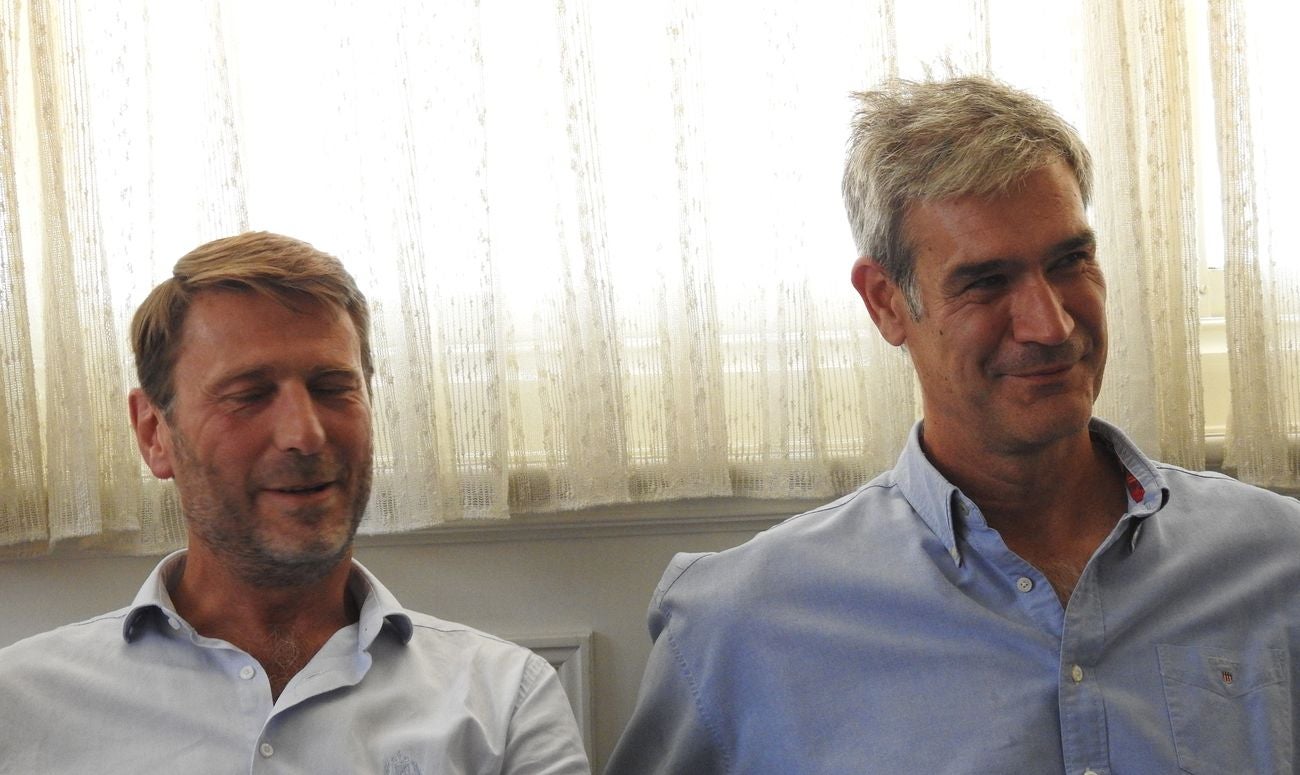 leonoticias y El Norte citan en la misma mesa a los responsables de Cultural y Valladolid. Antonio Martín, José Lasa, Felipe Llamazares, por la Cultural, y Carlos Suáres, presidente del Valladolid, conversan sobre el encuentro de este domingo