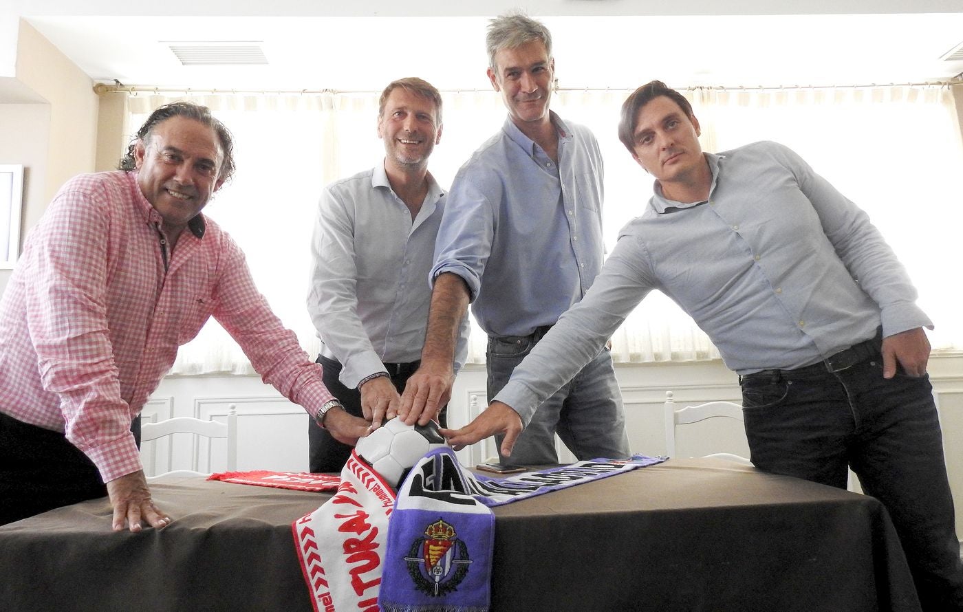 leonoticias y El Norte citan en la misma mesa a los responsables de Cultural y Valladolid. Antonio Martín, José Lasa, Felipe Llamazares, por la Cultural, y Carlos Suáres, presidente del Valladolid, conversan sobre el encuentro de este domingo