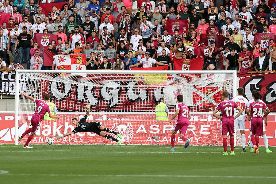 Las mejores imágenes del Cultural y Deportiva Leonesa - Real Valladolid