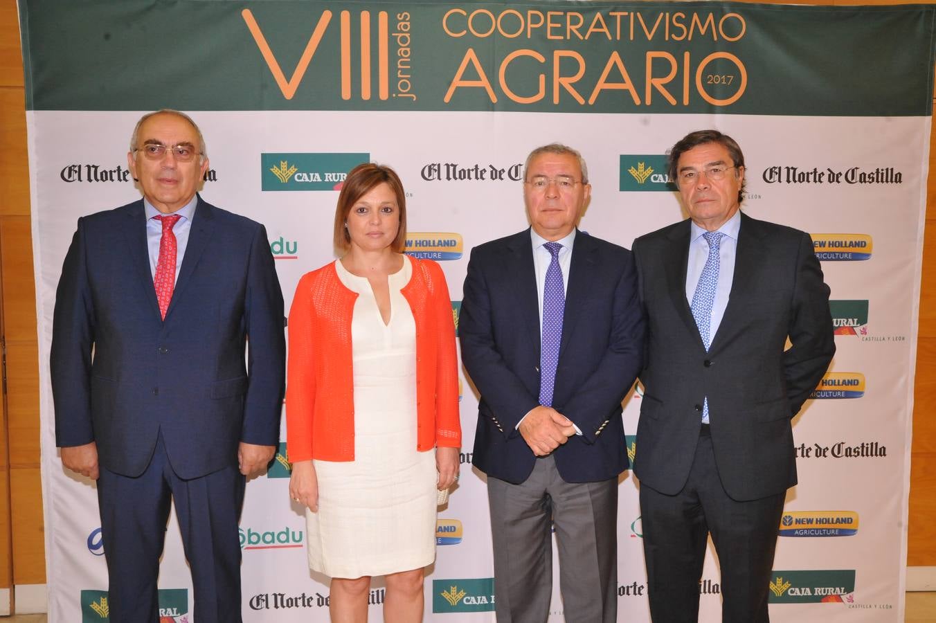 El comisario europeo de Acción por el Clima y Energía, Miguel Arias Cañete, y la ministra de Agricultura, Ganadería, Pesca y Medio Ambiente, Isabel García Tejerina, inauguran la jornada