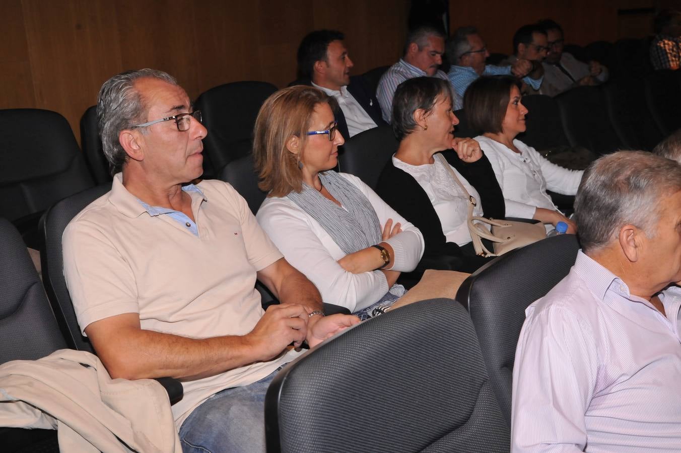 El comisario europeo de Acción por el Clima y Energía, Miguel Arias Cañete, y la ministra de Agricultura, Ganadería, Pesca y Medio Ambiente, Isabel García Tejerina, inauguran la jornada