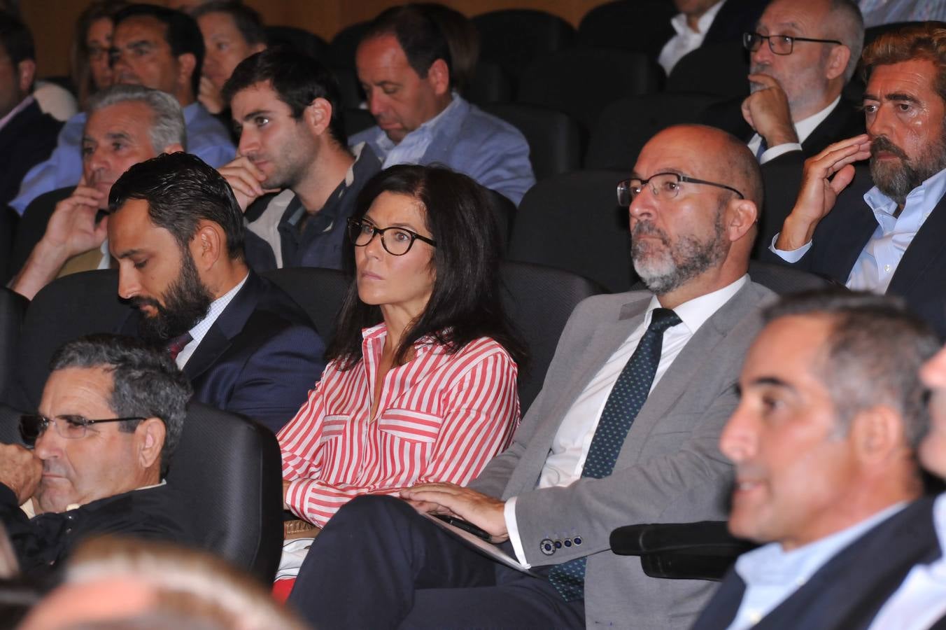 El comisario europeo de Acción por el Clima y Energía, Miguel Arias Cañete, y la ministra de Agricultura, Ganadería, Pesca y Medio Ambiente, Isabel García Tejerina, inauguran la jornada