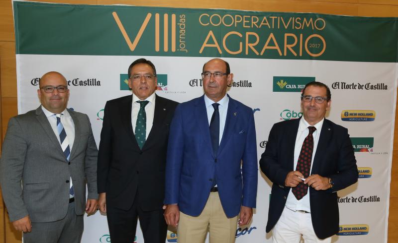 El comisario europeo de Acción por el Clima y Energía, Miguel Arias Cañete, y la ministra de Agricultura, Ganadería, Pesca y Medio Ambiente, Isabel García Tejerina, inauguran la jornada