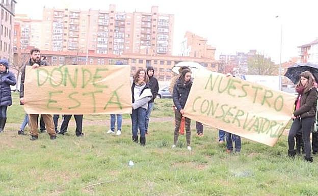 Protesta en la parcela que iba a ser dedicada al nuevo conservatorio.